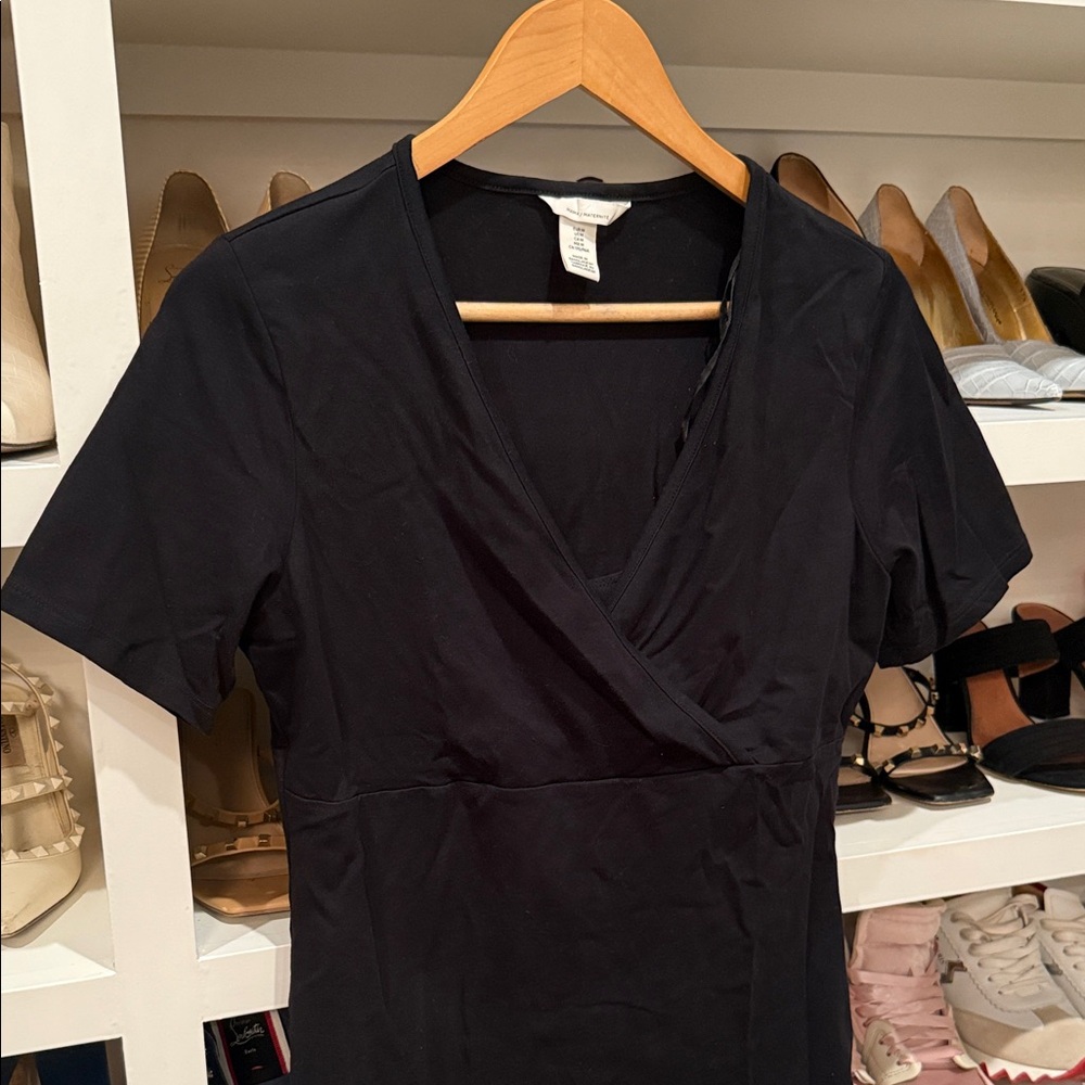 Flattering H&M black maternity / nursing top